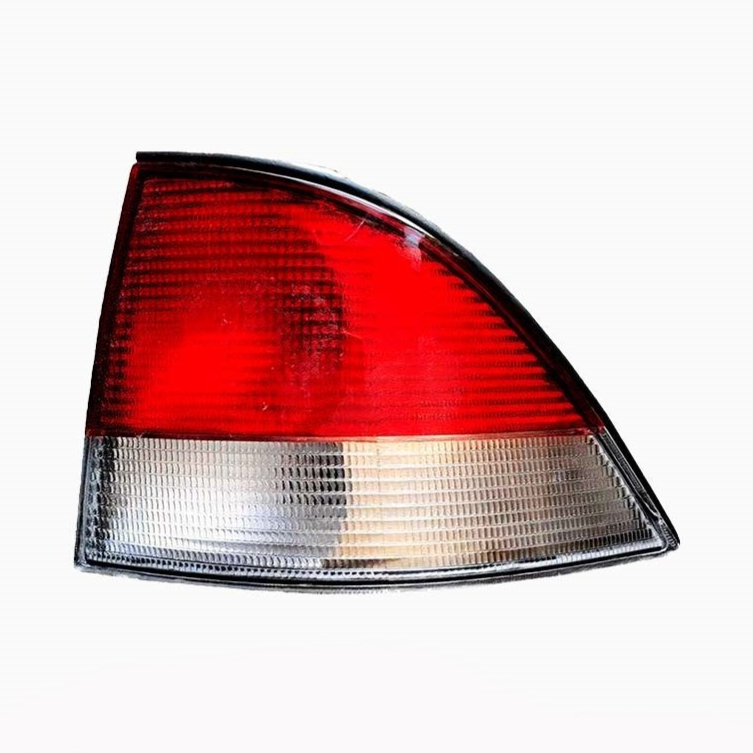 چراغ خطر بدنه سمند قدیم برند جمع ساز سمت راست