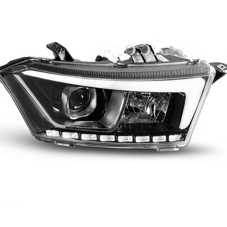 چراغ جلو دنا با لامپ و موتور برند مدرن سمت راست